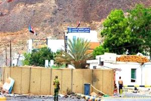 قوات من المنطقة العسكرية تنسحب من منزل الرئيس عيدروس الزُبيدي 