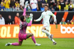 فرنسا تهزم البرازيل في ليلة حزينة لبرشلونة وباريس