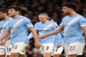 الإسبان وقفوا حجر عثرة.. "يويفا" يرفض طلب الأندية الإنجليزية