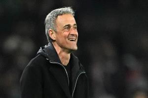 لويس إنريكي يحسم موقفه من عرض مانشستر يونايتد