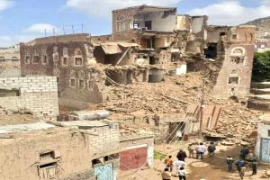 جريمة حوثية.. انهيار مبنى تاريخي عمره 500 عام في إب اليمنية
