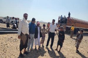 برعاية محافظ شبوة ابن الوزير تدشين استلام أنابيب شبكة الأسالة لمشروع مياة مدينة بئر علي بمديرية رضوم