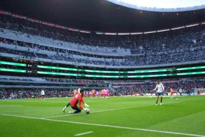 في ملعب افتتاح المونديال.. حادث مأساوي يهز مباراة البرتغال والمكسيك