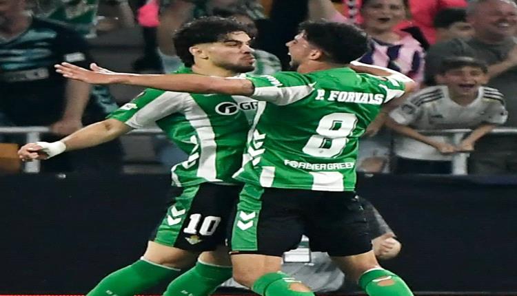 نجم المغرب يتوج بجائزة مميزة في إسبانيا 