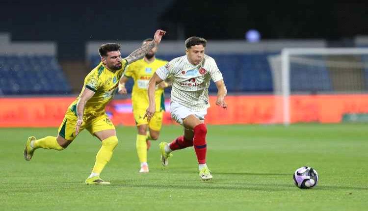 الفتح ينتزع تعادلاً صعباً من ضيفه نيوم في دوري روشن