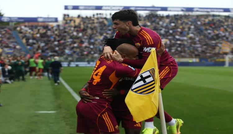 روما يقتنص فوزاً قاتلاً من ملعب بارما في الدوري الإيطالي