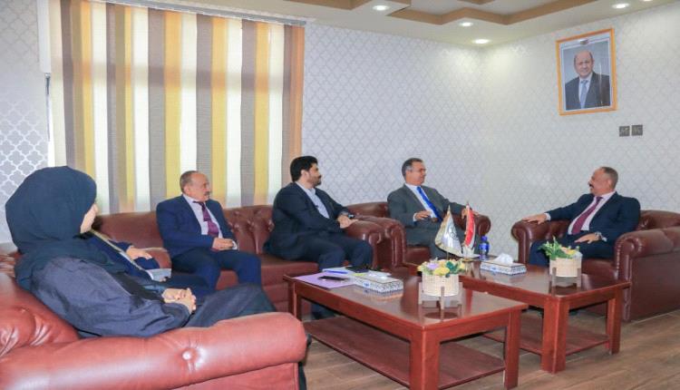 مباحثات في عدن لتعزيز التعاون قطاع النقل مع ليبيا