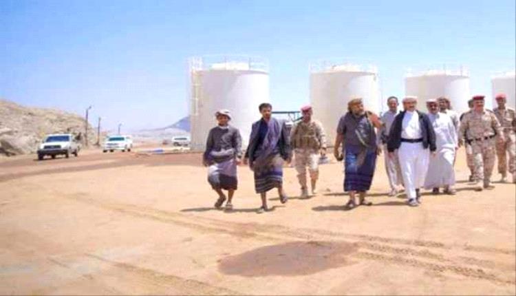 حصار العليمي" يغرق.. وتعطيل ميناء قنا يكشف الثمن