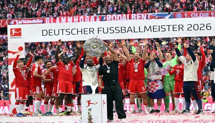 بايرن ميونيخ يحتفل بلقب الدوري الألماني باكتساح كولن