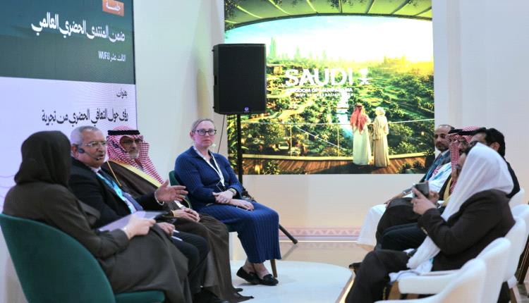 وزير المالية يقف على مستوى سير العمل والجهود التطويرية في مصلحة الجمارك