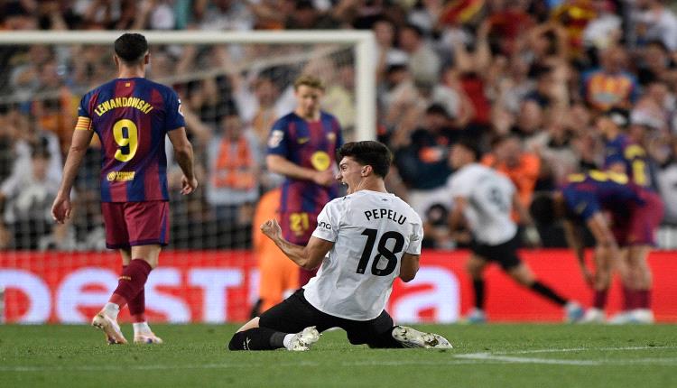 حامل اللقب برشلونة ينهي الموسم بالخسارة أمام فالنسيا