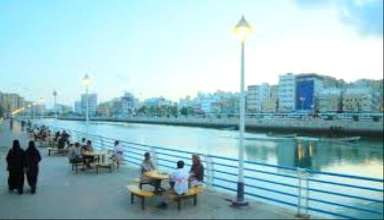ملثمون يستولون على شاص موديل 2025 في المكلا والمسلحين الغرباء يستبيحون المدينة 
