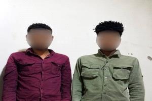 شرطة المهرة تضبط مهاجرين غير شرعيين بحوزتهم أكثر من 1050 حبة مخدر..