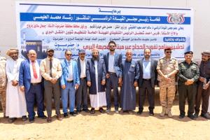 وزير الأوقاف ومدير منفذ الوديعة يدشّنان تفويج الحجاج للعام 1447هـ
