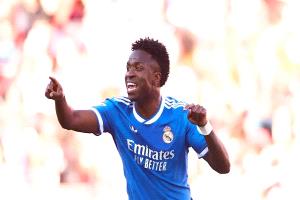 ريال مدريد يفرض شرطًا على فينيسيوس في ملف التجديد