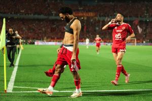الأهلي يسحق الزمالك.. ويمسك بخيوط رفيعة في المنافسة على لقب الدوري