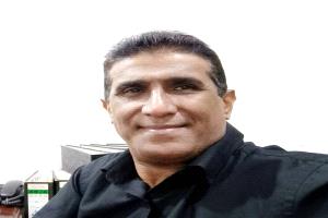 ناشط سياسي  يحذر من تفاقم معاناة المواطنين في عدن وسط تأخر الرواتب وتدهور الخدمات