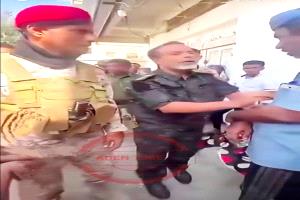 مدير أمن المكلا لعناصر بن حبريش المتقطعة: صبرنا عليكم سنتين وضيعتونا جميعاً