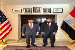 مباحثات بين محافظ عدن والسفير الأمريكي
