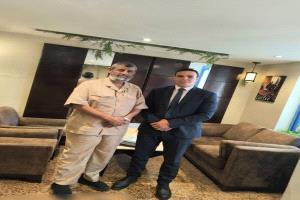 ملف الإرهاب والتهريب على طاولة الجمالي والملحق العسكري الفرنسي في عدن