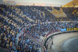 شعارات طائفية وقرصنة ملاعب.. الحوثيون "يعكرون" الدوري اليمني
