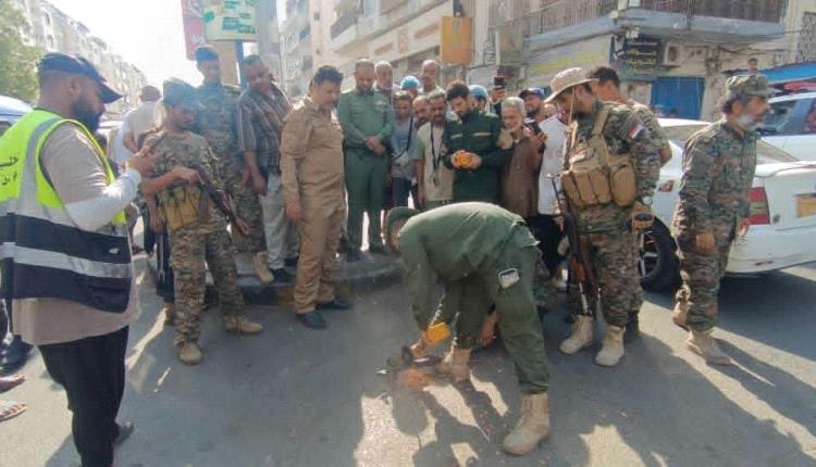 أمن عدن يتلف أسلحة ضبطت في وقائع إطلاق نار مخالف للنظام