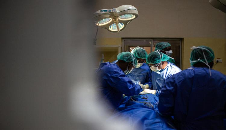 العثور على جنين بداخل معدة طفلة مصرية 