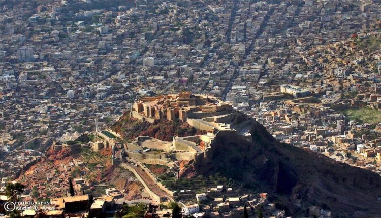 دعوة لأبناء  تعز لقطع الطرقات بإحراق الزيوت لإعاقة أي تقدم حوثي تجاه المدينة 