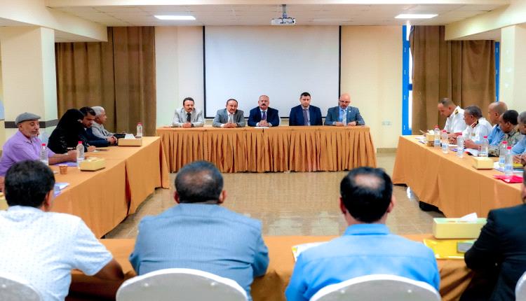 وزير النقل يشدد على رفع جاهزية الموانئ وتعزيز الأمن البحري في البحر الأحمر