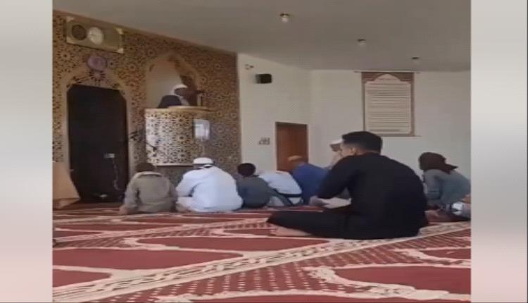 مساجد الحجرية بالتربة تلتهمها الفراغات.. صمت المصلين يفضح مشروع الدمار الحوثي