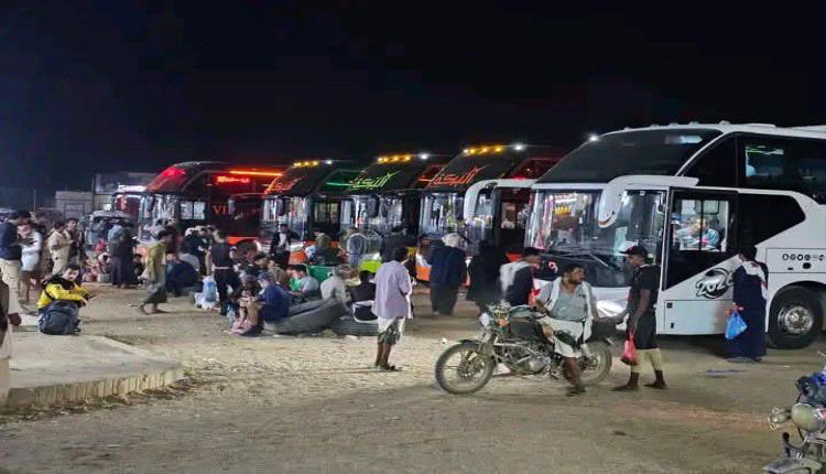 احتجاز مسافرة يمنية ساعات في منفذ الوديعة بسبب تهريب السجائر
