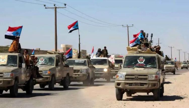 مصادر ميدانية: هجوم واسع للعمالقة الجنوبية على مواقع الحوثيين في باب المندب
