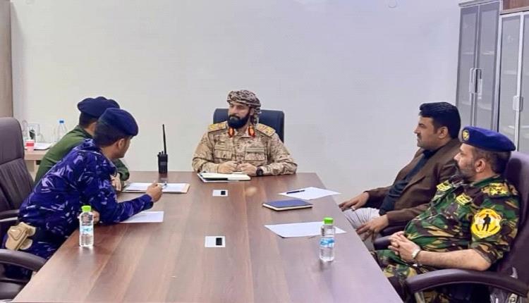 محافظ أبين يوجّه برفع الجاهزية وتوحيد الجهود لمواجهة التحديات الأمنية