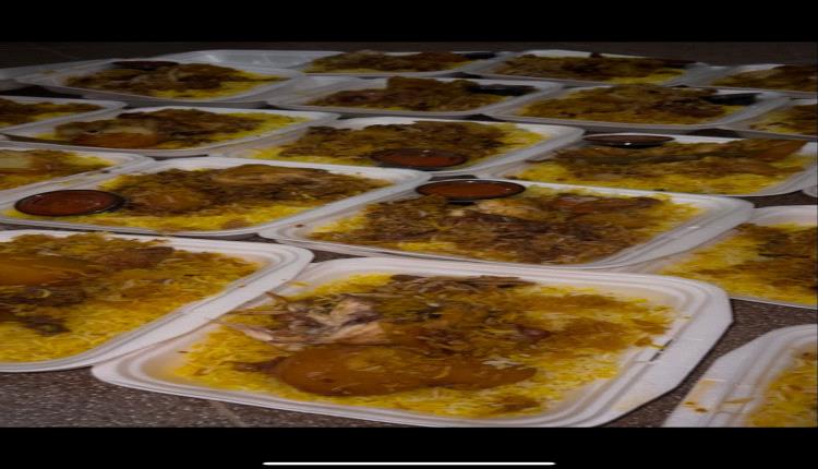 وجبات غذاء جاهزة مقدمة من أهالي صبر بتبن للنازحين المتواجدين بالمدارس بالمديرية