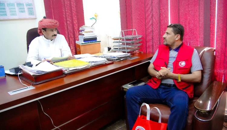 بن الوزير يشيد بمبادرة اللجنة الدولية للصليب الأحمر والهلال الأحمر اليمني