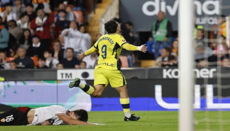 «الدوري الاسباني» فياريال يقلب تأخره إلى فوز على فالنسيا بملعبه