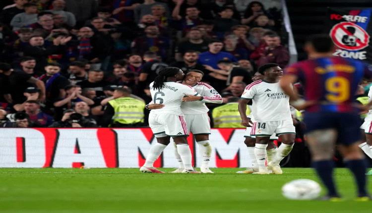 بعد الاعتداء على كامافينجا.. برشلونة يصدر بيانا رسميا