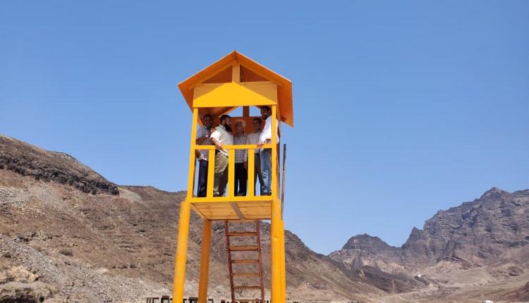 تدشين برج الإنقاذ في ساحل بعدن لتعزيز سلامة المواطنين والحد من حوادث الغرق
