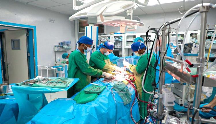 مركز نبض الحياة بالمكلا يجري ثلاث عمليات قلب معقدة خلال 24 ساعة