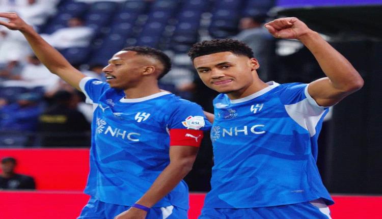 لدغة ثنائية تُسقط الفتح وتعيد الهلال لقمة دوري روشن