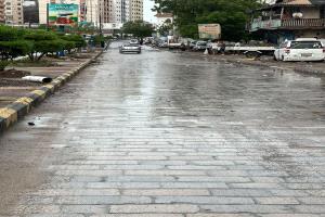 الأمطار بعدن تكشف نجاح مشاريع رصف وتصريف المياه في  التواهي
