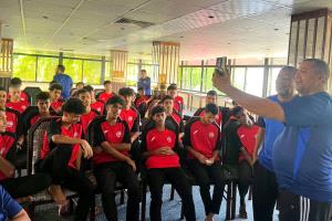وزبر الشباب والرياضة يشيد بأداء منتخب الناشئين ويرفع معنوياتهم قبل نهائي غرب آسيا