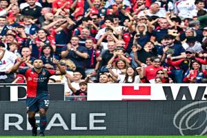 «الدوري الإيطالي» جنوى يُطيح بفيورنتينا