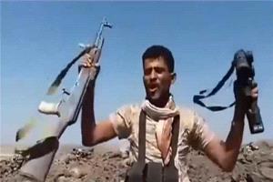 غارات جوية وهجوم بري على مواقع الحوثيين في محيط باب المندب