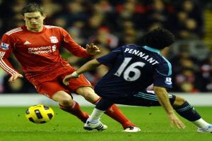 كلب ينهش ساق لاعب ليفربول السابق: 50 غرزة وجراحة تجميلية!