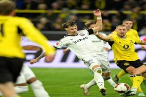 دورتموند يلقي كرة النار إلى بايرن ميونخ بانتصار صعب على فرانكفورت