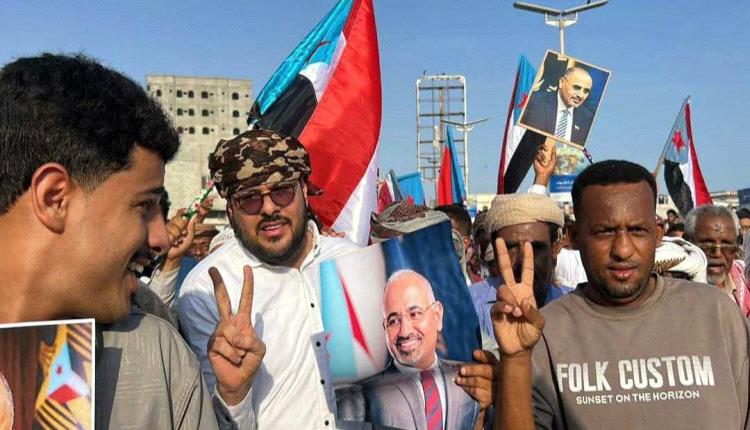 قوات مدعومة سعوديًا تداهم منازل بالمكلا بحثًا عن رئيس انتقالي حضرموت