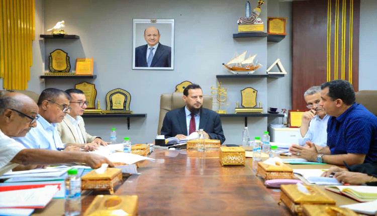 
بـ 2 مليار ريال.. المحافظ شيخ يطلق 9 مشاريع طارئة لإنقاذ كهرباء عدن