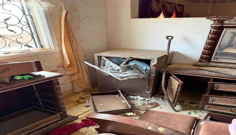 قبائل الصيعر وحضرموت تدين مداهمة منزل الشيخ بن معيقل في 
