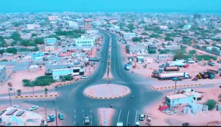 سقوط مدينة المخا بيد الحوثيين عقب هجوم واسع على الساحل الغربي